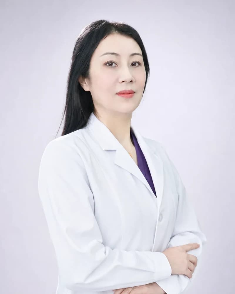 何迪主治医师 / 门诊主任形象照